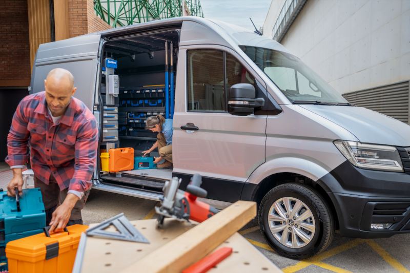 volkswagen crafter con puerta lateral abierta