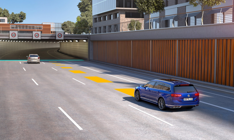 Passat Estate diagrammatic representation of the "Travel Assist" with several sensors