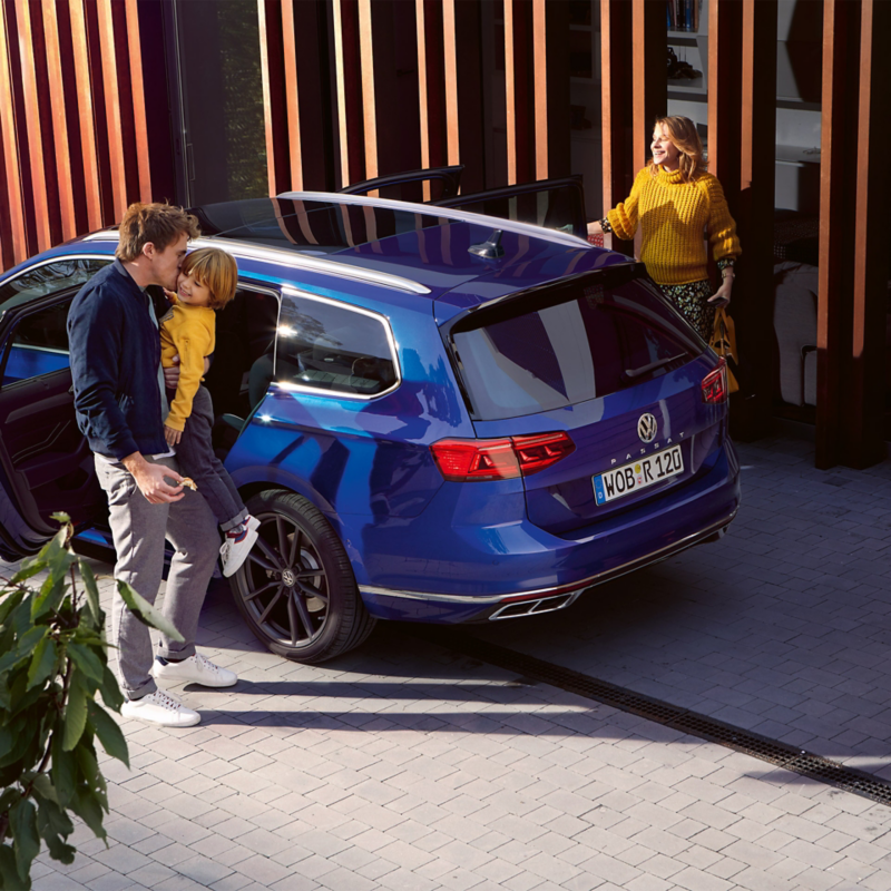empezando un viaje con un coche Volkswagen
