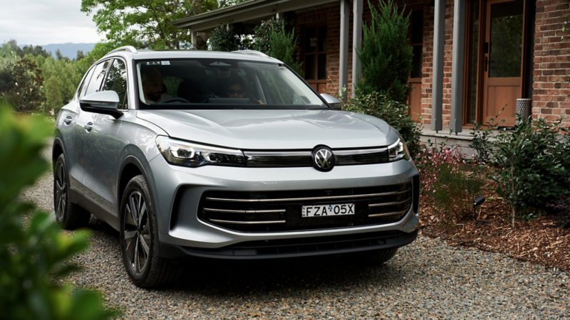 Tiguan eHybrid front exterior