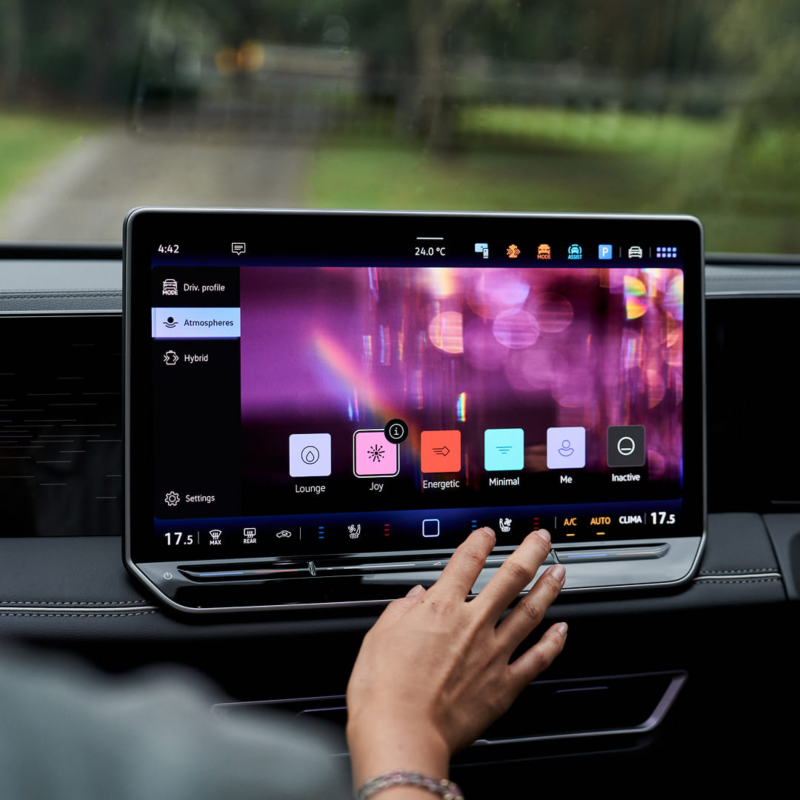 interior display of the Tiguan eHybrid