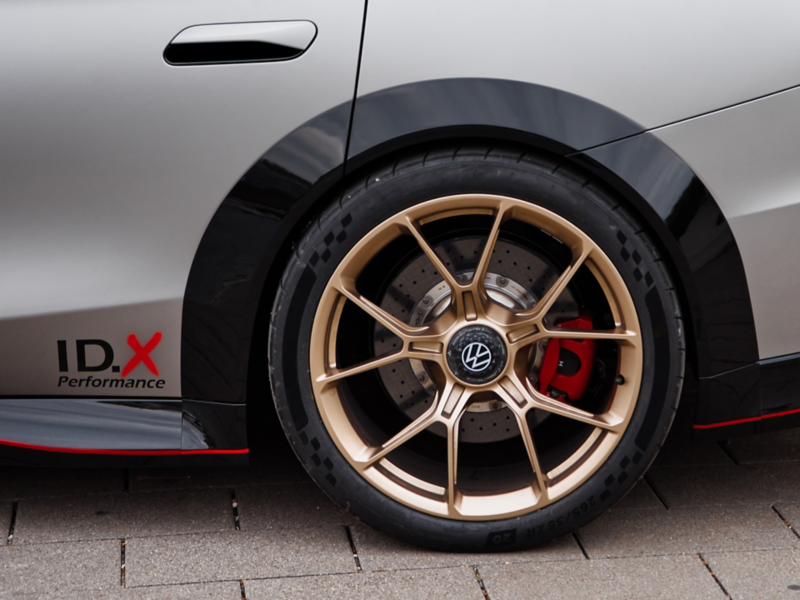 ID. X Performance gold wheel