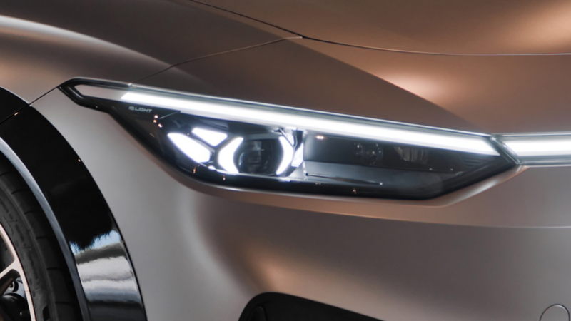 ID.X Performance – widok na reflektory Matrix LED.