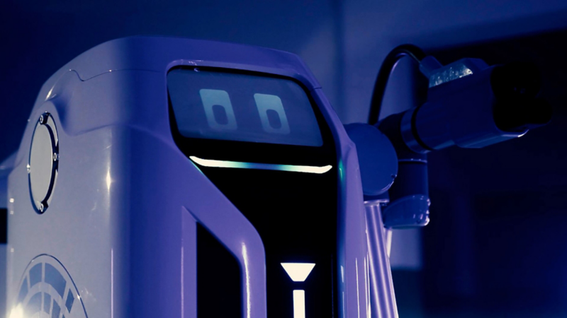 Imagen de robot de carga de Volkswagen para alimentar autos eléctricos