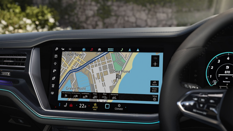 View of the navigation system in the VW Touareg R-Line.