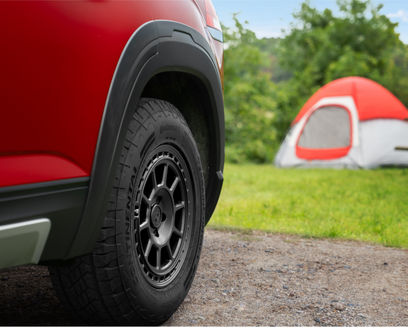 Wheel of the VW Atlas Cross Sport Basecamp model.