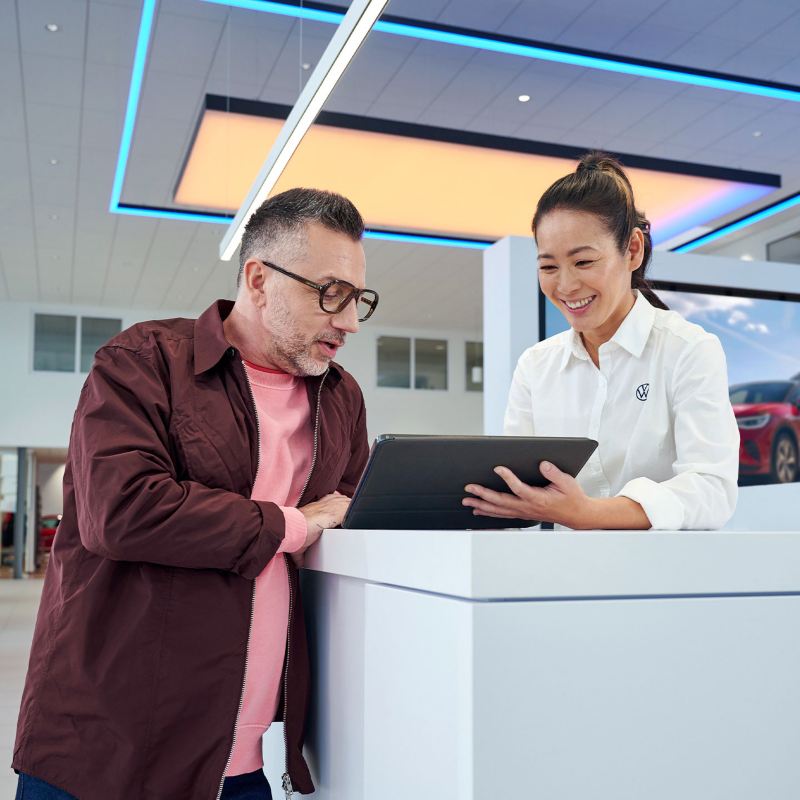 customer at a Volkswagen dealership Reception 