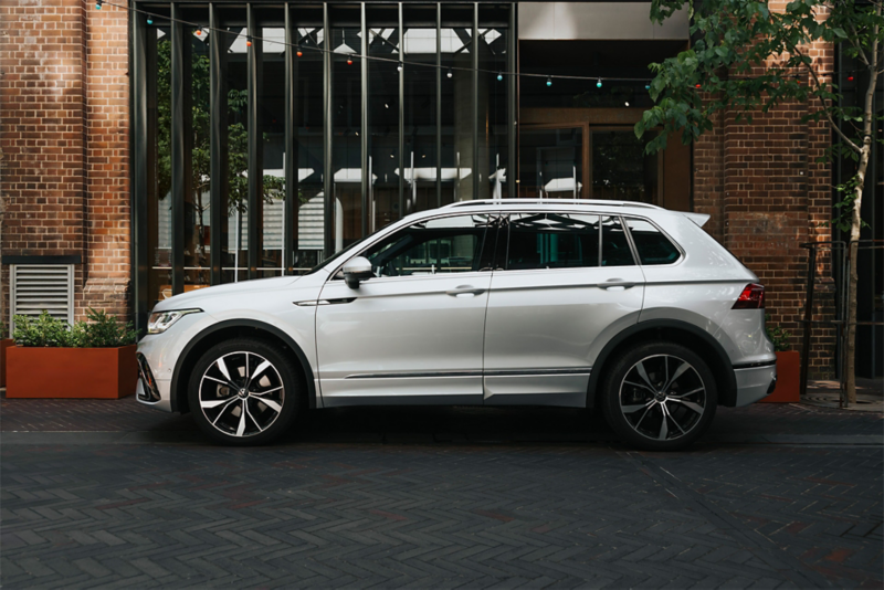 Side view of the Volkswagen Tiguan 