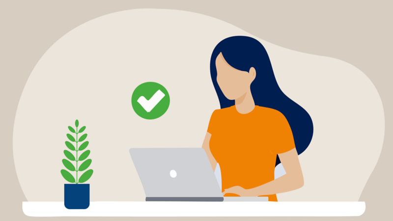 Illustration zeigt Frau am Computer, die ihre Bewerbung abgeschickt hat