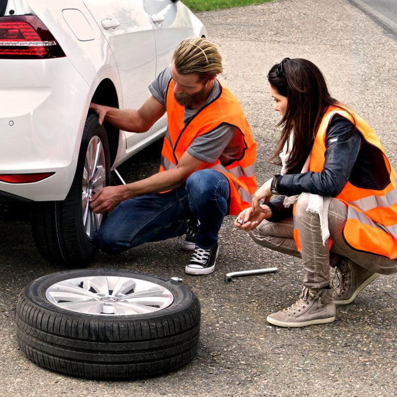 Volkswagen Roadside Assistance tyre change