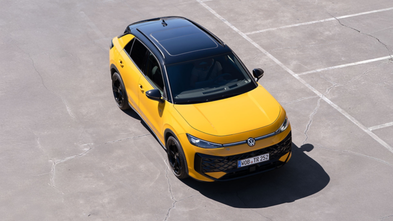 Yellow T-roc R birds eye view