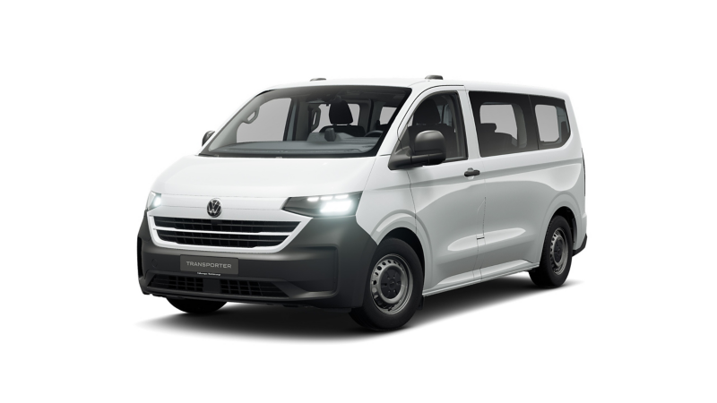 Ein Transporter Kastenwagen eHybrid vor weißem Hintergrund.