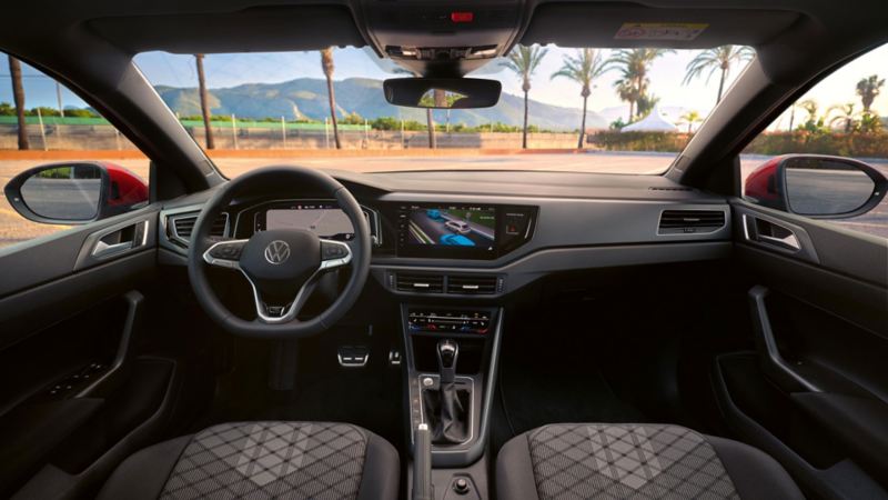 VW Taigo Interieur: Ansicht des kompletten Cockpits und der Vordersitze