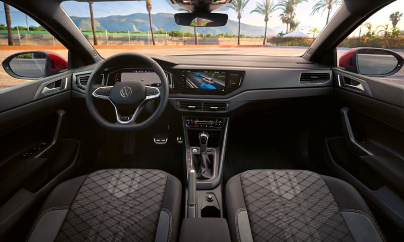 VW Taigo-interiøret: visning af det komplette cockpit og forsæderne
