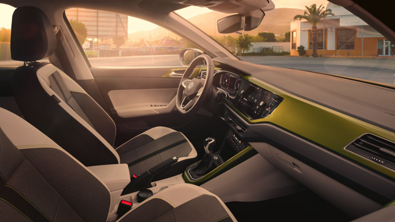 VW Taigo Interieur: Zicht op de hele cockpit en de voorstoelen