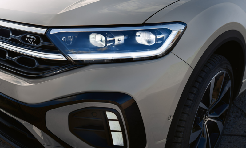 VW T-Roc R-Line Front in Grau, Detailansicht des IQ. Light