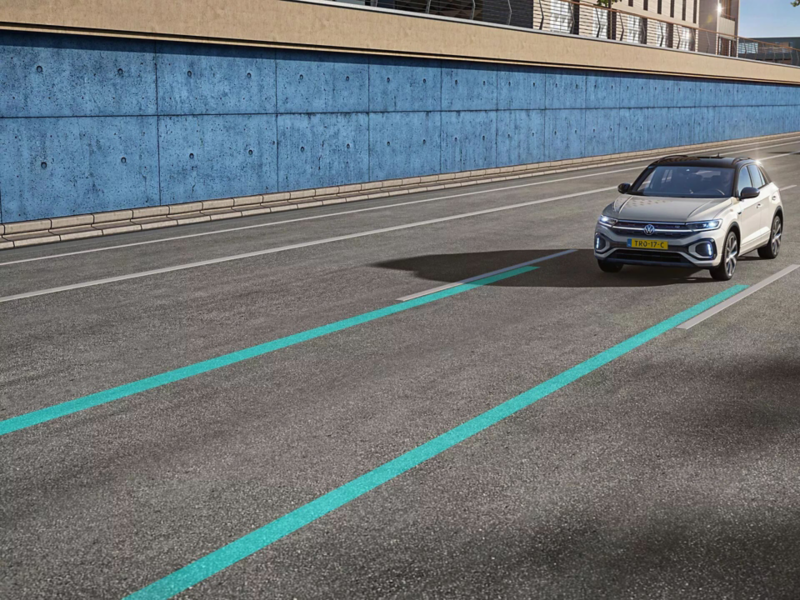 Afbeelding toont hoe Lane Assist werkt in de T-Roc.