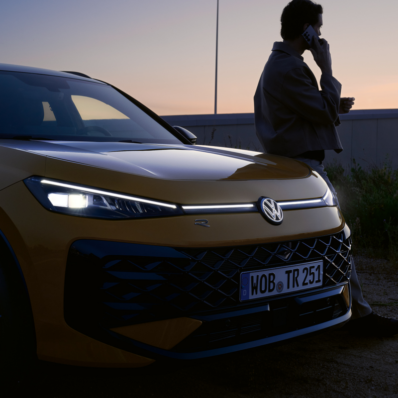 Vue détaillée d'un projecteur IQ. Light Matrix LED sur un T-Roc allumé