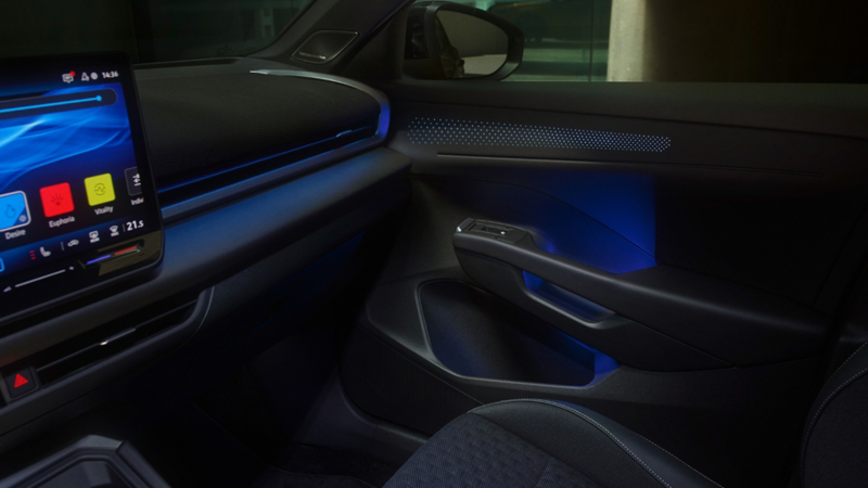 Intérieur d'un véhicule équipé de la technologie ambient light.