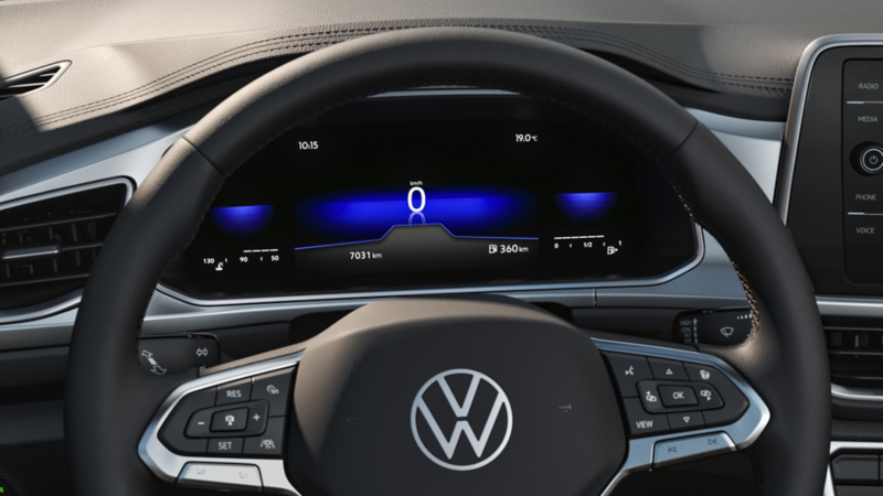Digitale Anzeige mit Hintergrundbeleuchtung eines VW T-Roc Cabriolet ENERGY.