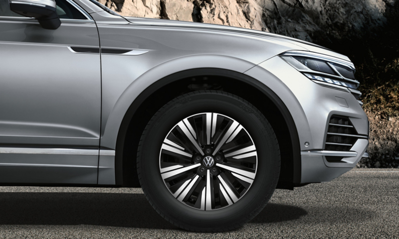 19-inch ‘Tirano’ wheels