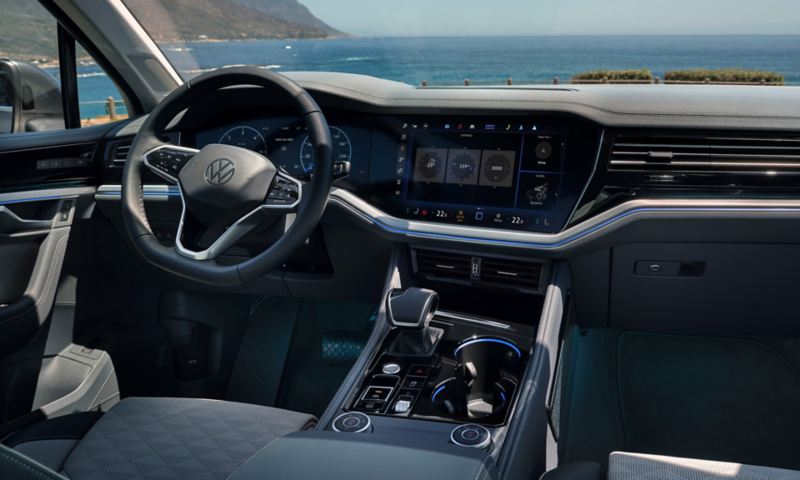 Zicht op de Innovision Cockpit in de VW Touareg Elegance.