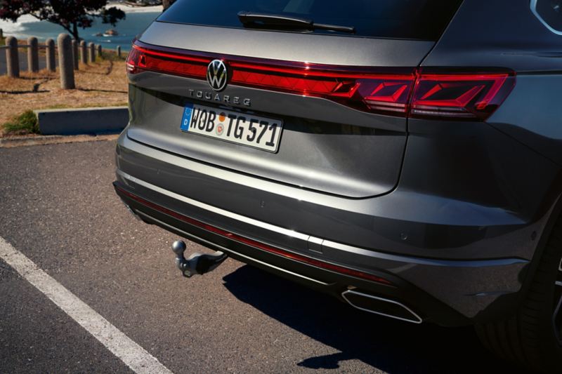 Vue du dispositif d’attelage en option de la VW Touareg Elegance.