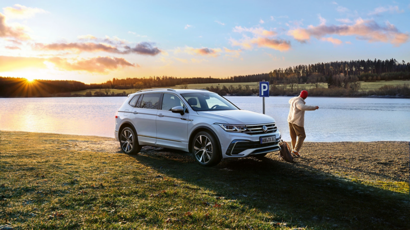 Sjusitsiga Tiguan Allspace parkerad 