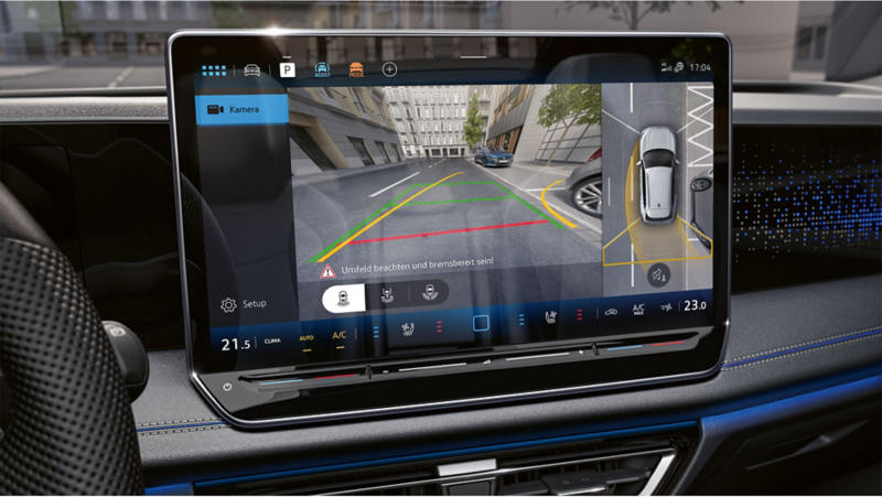 Anzeige des optionalen Area View auf dem digitalen Display des VW Tiguan. 