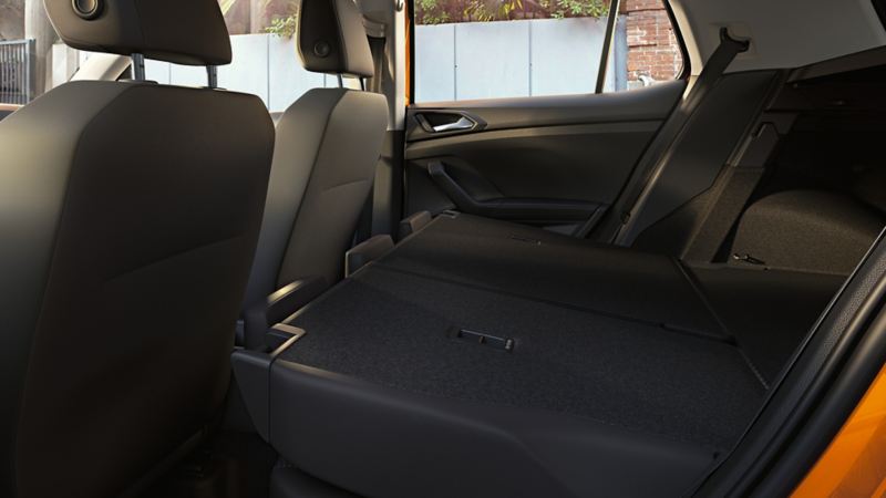 Vue sur la banquette arrière rabattue du VW T-Cross