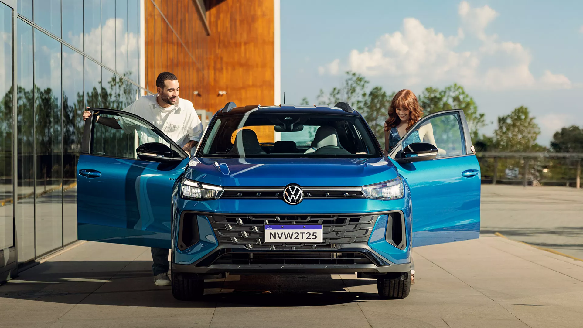 Novo VW Tera 2026 – o SUV compacto que redefine inovação e desempenho! Inspirado no design sofisticado do Tiguan, o modelo traz robustez e tecnologia de ponta, aliando conforto e segurança em um pacote irresistível.

