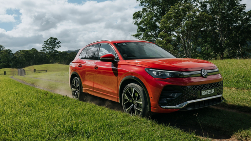 RED VW SUV TIGUAN
