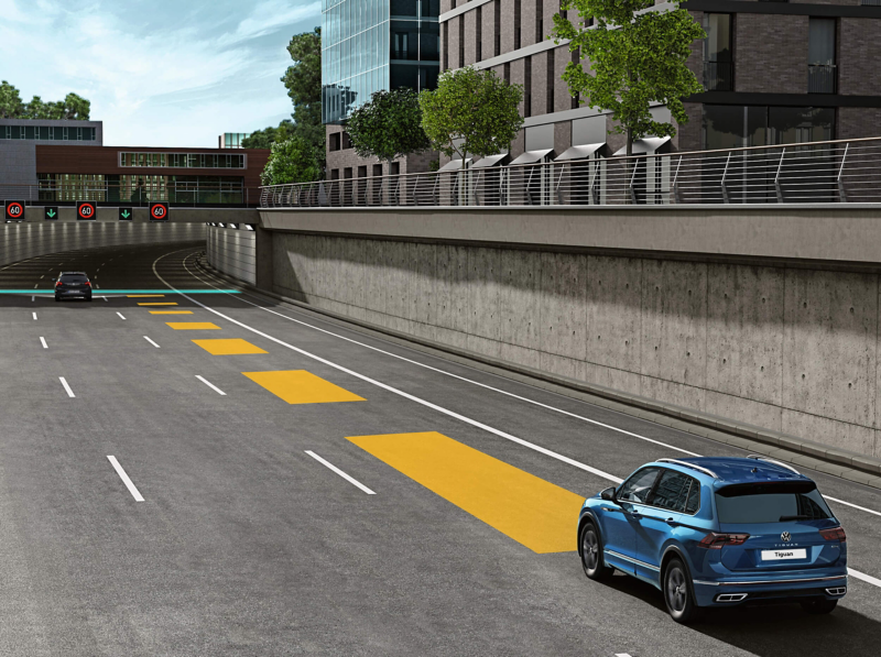 Graphic shows how the ACC automatic distance control works in the Tiguan Allspace.