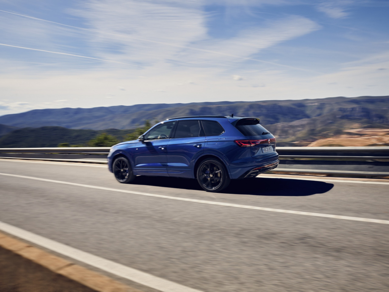 Side view of the Volkswagen Touareg R passing on the highway