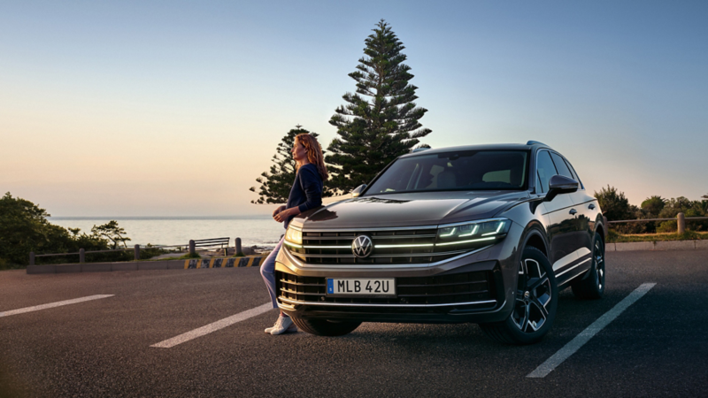 VW Tiguan parkerad 