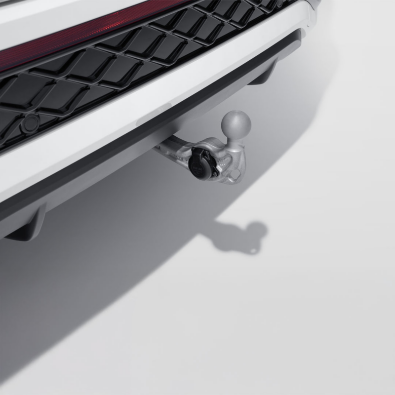 Luggage compartment of a VW Tayron, focus on transparent VW Accessories loading sill protection