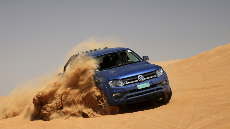 Offroadkörning i lös ökensand med Amarok 272 hk