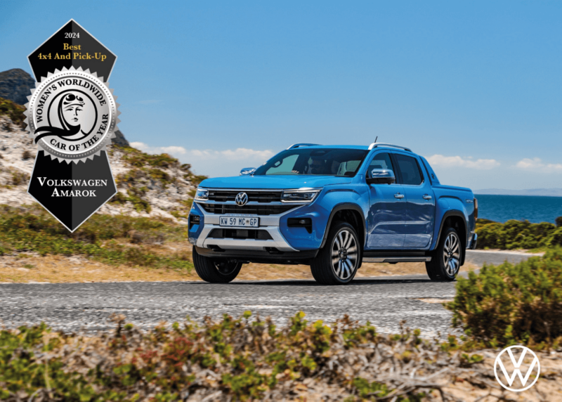 Φωτογραφία που απεικονίζει το Volkswagen Amarok και το βραβείο του καλύτερου τετρακίνητου και pick-up για το 2024