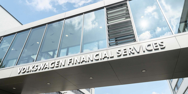 Particolare della sede Volkswagen Financial Services situata a Milano