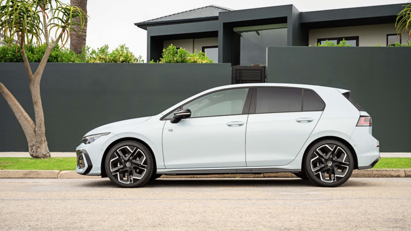 /content/dam/onehub_pkw/importers/za/showrooms/golf-8-gti/golf-2025/VW-Golf-Equipmentlines.jpg