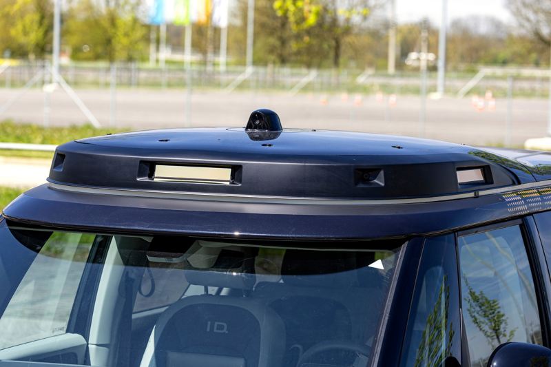 The camera system on the roof of the autonomously driving VW ID. Buzz.