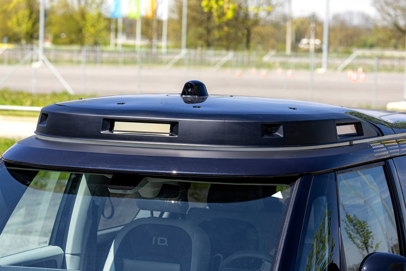 The camera system on the roof of the autonomously driving VW ID. Buzz.