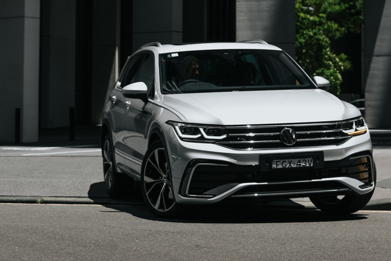 Volkswagen Tiguan Passing on the road