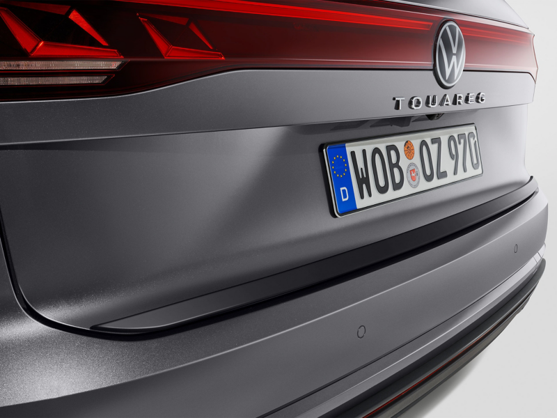 Protective strip for the tailgate by VW Accessories on a VW Touareg