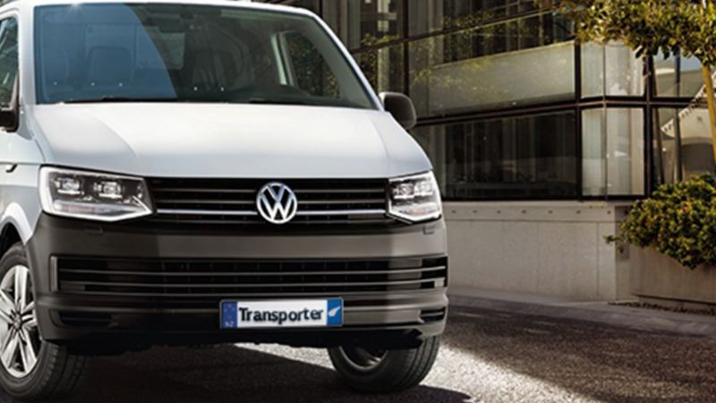 Vehículo comercial Transporter Volkswagen - La camioneta de carga con espacio interior amplio para pasajeros