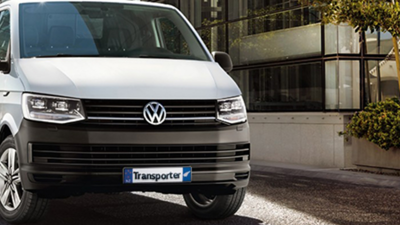 Vehículo comercial Transporter Volkswagen - La camioneta de carga con espacio interior amplio para pasajeros