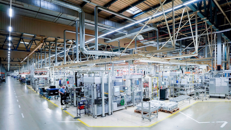 Drone footage of the production line at the Salzgitter plant