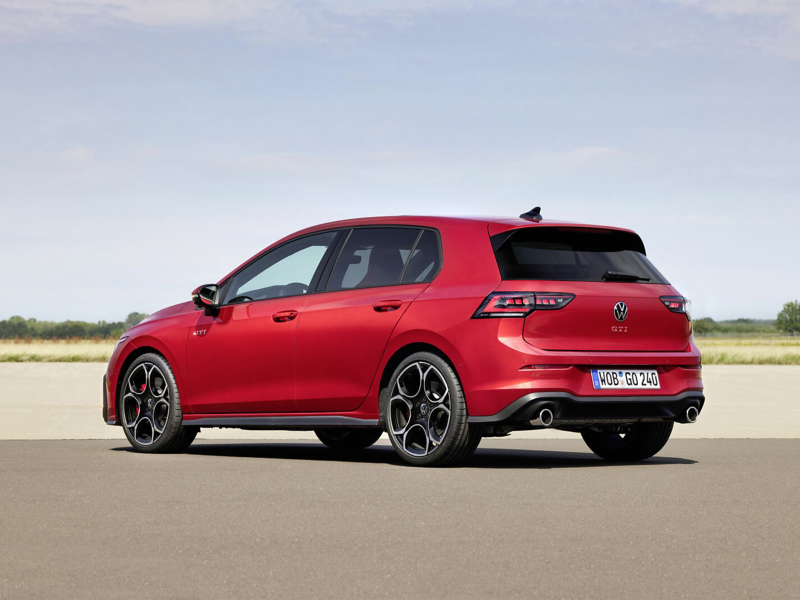 Volkswagen Golf red rear view