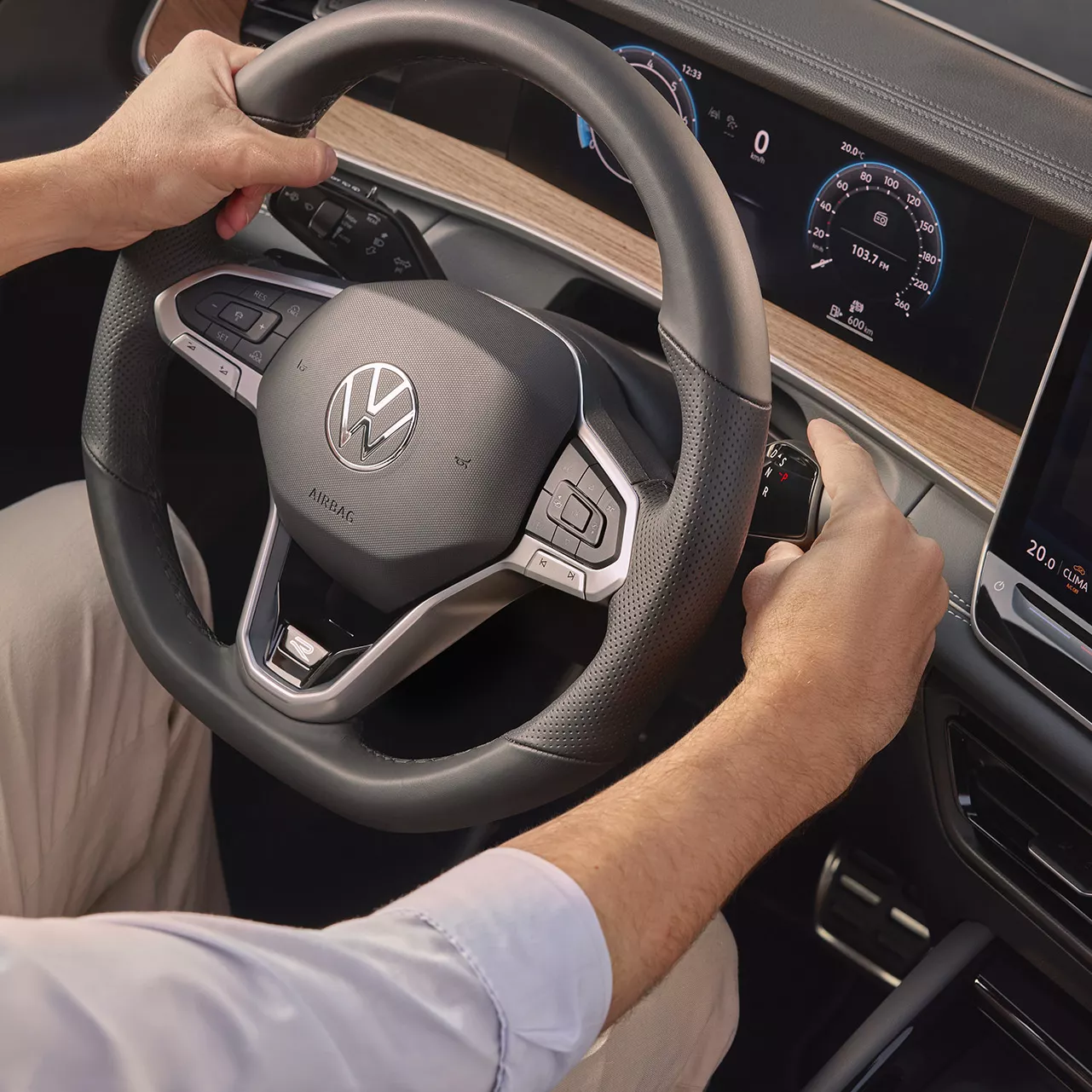 Pantalla y conectividad