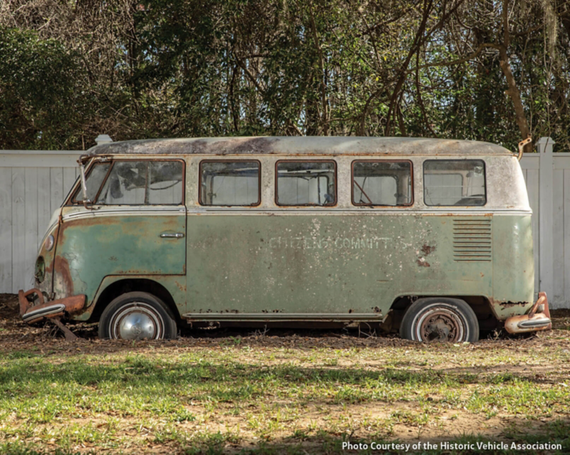 Un Volkswagen Bus 1968 que fue utilizado por un ministro y activista de derechos civiles en Charleston, Carolina del Sur, en las décadas de 1950 y 1960 para promover el registro de votantes y los derechos civiles, al tiempo que proporcionaba a los afroamericanos un viaje gratuito al trabajo o a la escuela.